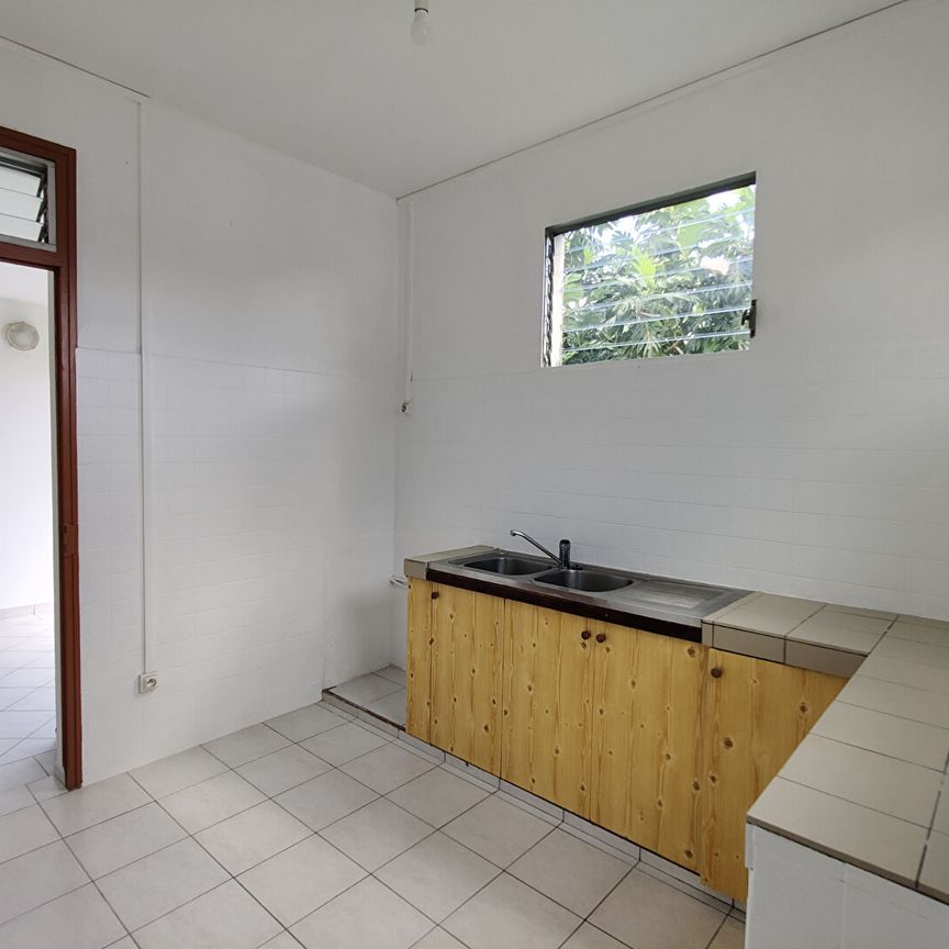 Location appartement 3 pièces, 70.52m², Schœlcher - Photo 1