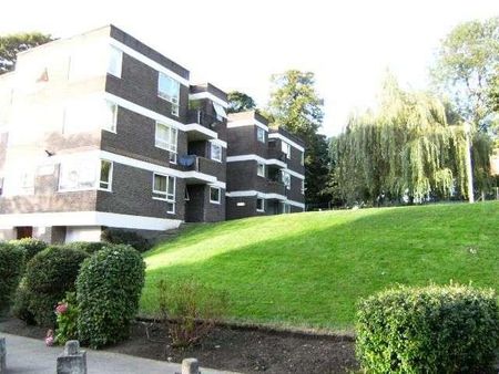 Newton Park Court, Leeds, LS7 - Photo 5
