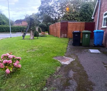 2 bedroom semi-detached bungalow to rent - Photo 1