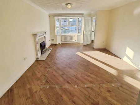 4 bedroom detached house to rent - Photo 2