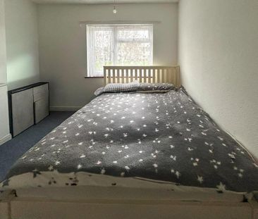 3 bedroom semi-detached house to rent - Photo 6