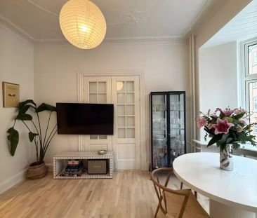 Indbydende lejlighed med klassiske detaljer i Aalborg - Photo 3