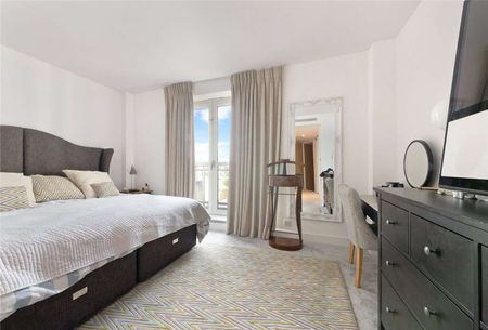 A well appointed 3 bedroom 5th floor apartment located within this prestigious, 5* riverside development. Benefits include river views, 24hr security, allocated parking and communal gardens. - Photo 5