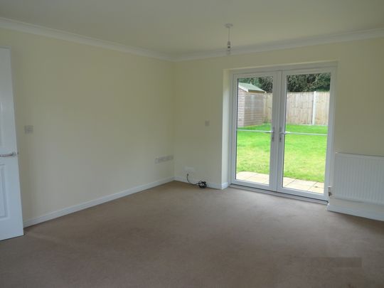 The Crescent, Drayton, NR8 6RF - Photo 1