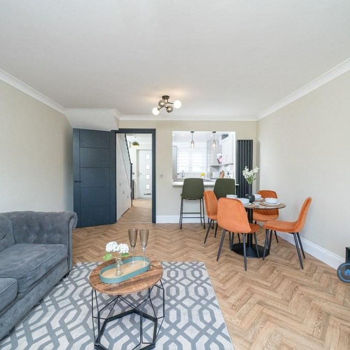 2 bedroom end of terrace house to rent - Photo 1