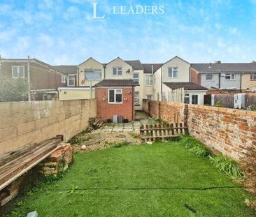 Queens Road, Gosport, PO12 - Photo 2