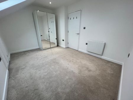 2 bedroom penthouse to rent - Photo 4