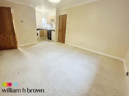 Hanbury Gardens, Colchester, Highwoods - Photo 5
