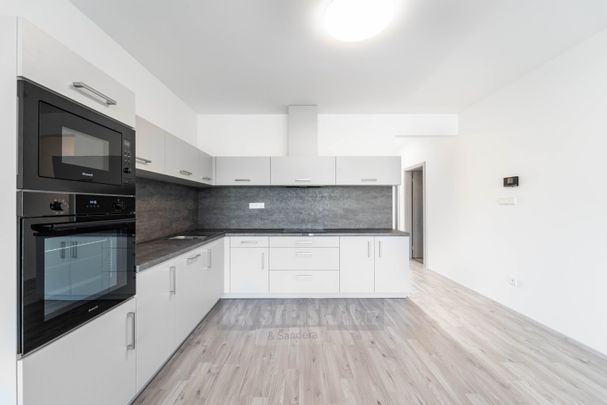 Pronájem bytu 4+kk 80 m² - Фото 1