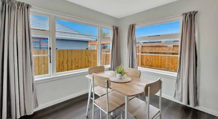 HEI HEI - THREE BEDROOMS, NEW HEAT PUMP, OFF STREET PARKING - Photo 3