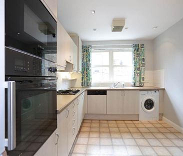 3 bedroom flat to rent - Photo 6