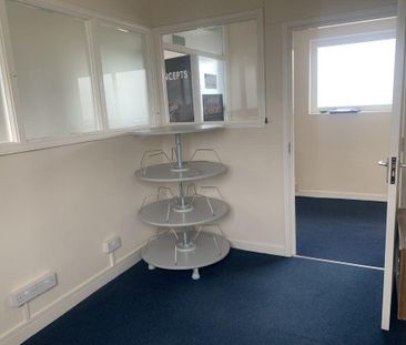 Property to rent - Photo 2
