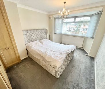 Farnworth Grove - Photo 3