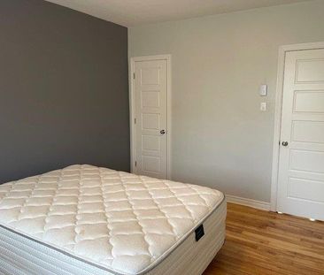 8120 Av. Wiseman - Photo 6