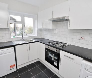 3 bedroom semi-detached house to rent - Photo 6