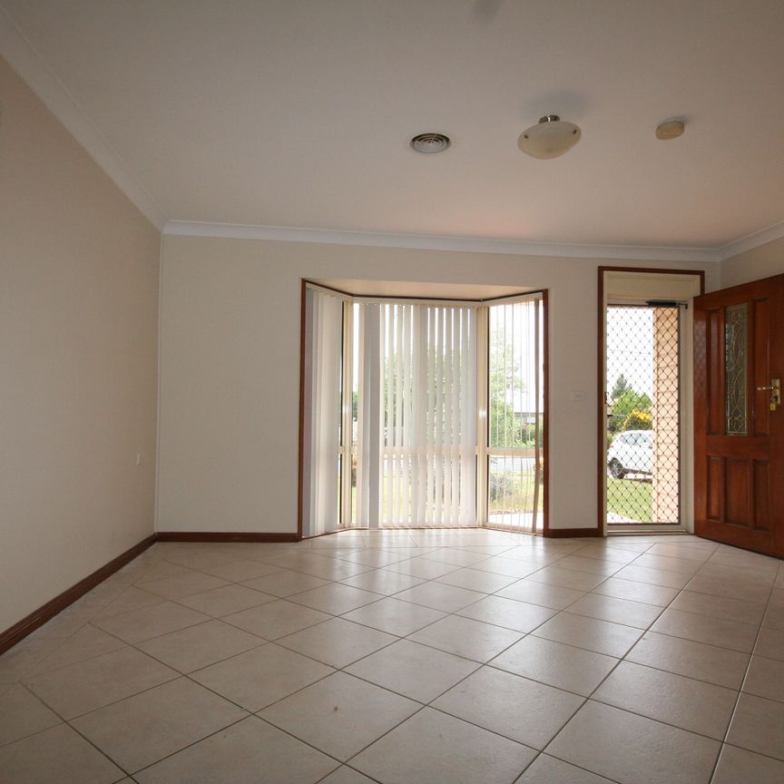 Neat Three bedroom Home close to town. - Photo 1