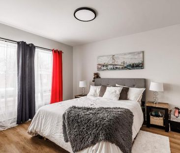 4½ tranquille rénové | WiFi, stationnement, A/C inclus - Photo 1