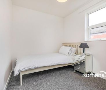 3 bedroom terraced house to rent - Photo 5