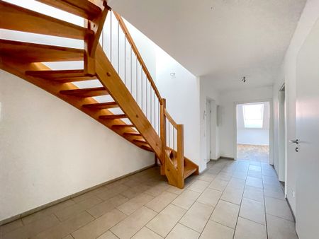 Eferding: Dachgeschosswohnung mit Garten zur Miete in bester Zentrumslage! - Photo 2