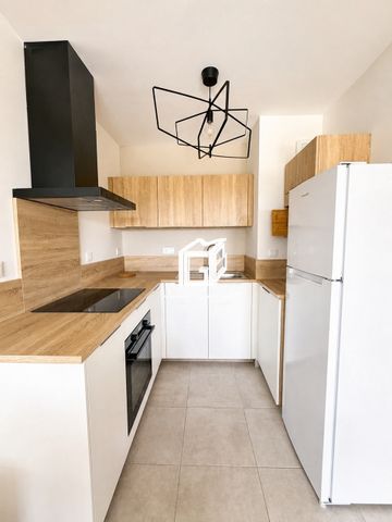 Location Appartement 2 pièces 44m² LUC LA PRIMAUBE 12450 - Photo 4