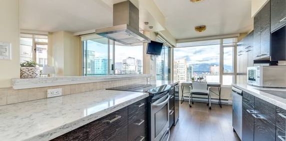 STUNNING FURN 2 bed PENTHOUSE - Hotel amenities, parking, pool, views - Photo 2