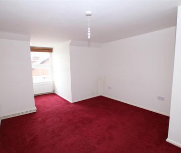 2 bedroom maisonette to rent - Photo 2