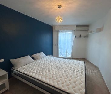 Location Appartement 2 pièces 45m² HYERES 83400 - Photo 3