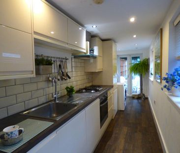 2 bedroom terraced house to rent - Photo 1