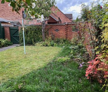 Terraced House to rent on - Photo 6