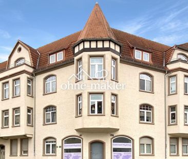 Erstbezug nach Sanierung – stilvolle 3-Zimmer-Altbauwohnung mit Bal... - Photo 1