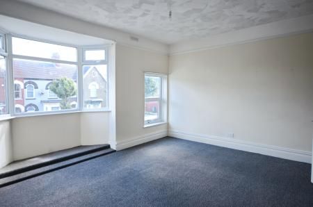 2 bedroom Flat To Let - Photo 1