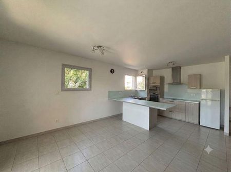 Location Appartement 3 pièces 76m² BOURG LES VALENCE 26500 - Photo 2