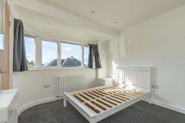 1 bedroom in a house share to rent - Photo 1