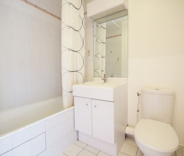 Location Appartement 1 pièce 30m² - Photo 3