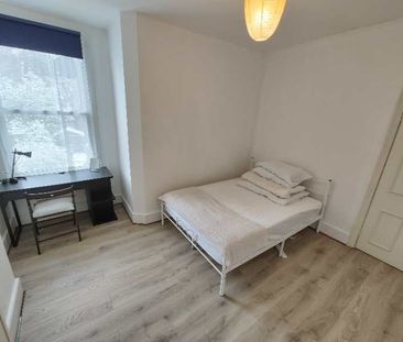 Room in a Shared House, Woodstock Road, CR0 - Photo 4