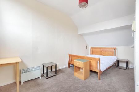 6 bedroom semi-detached house to rent - Photo 5