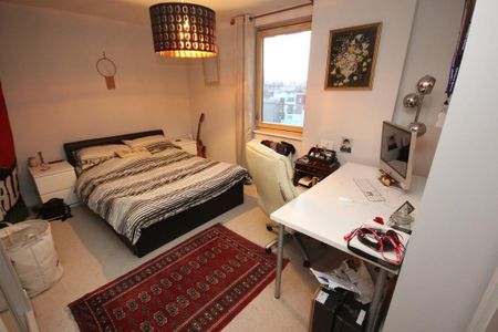 3 Bed Flat, Salcombe Court, E14 - Photo 3