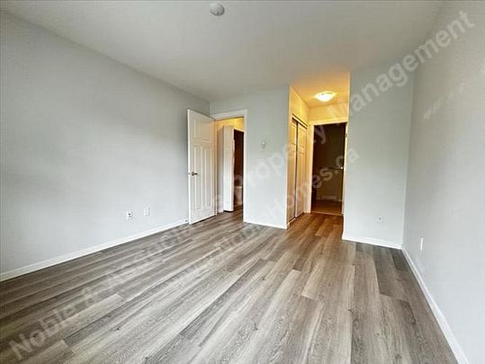 8355 164 Street 30 Surrey - Photo 1