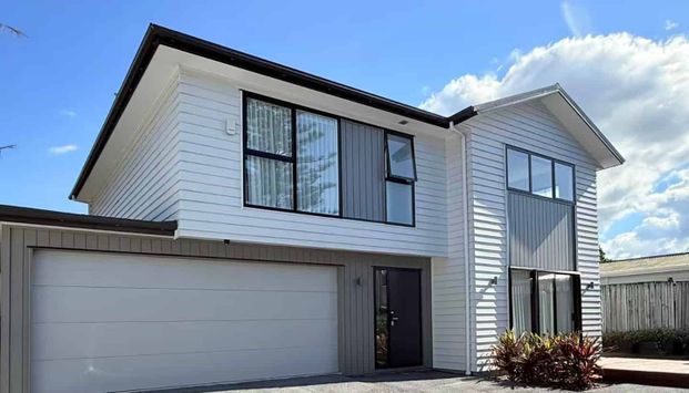 Spacious Home - Photo 1