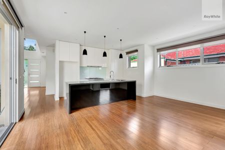 1/3 Prince Street, Essendon North VIC 3041 - Townhouse For Rent | Domain - Photo 2