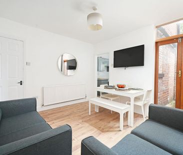 4 bedroom terraced house to rent - Photo 3