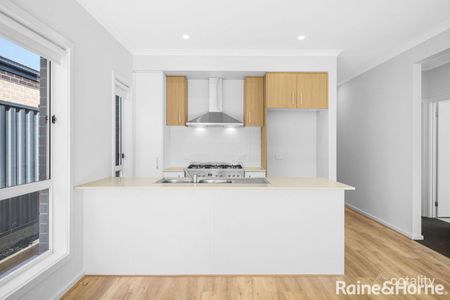 4 Bedroom Rental Home - Photo 4