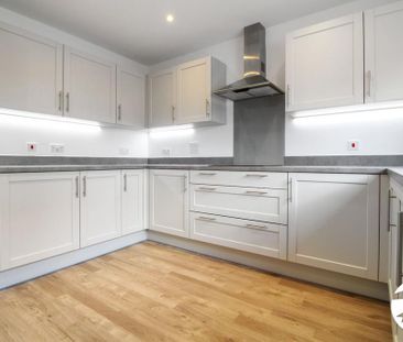 4 bedroom detached house to rent - Photo 6