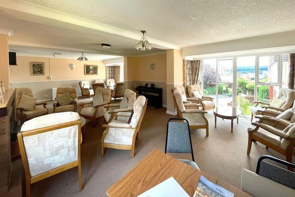 1 bedroom retirement property to rent - Photo 1