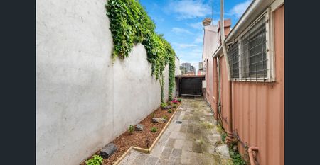 Charming South Yarra Home in the Botanical Garden Precinct - Photo 4