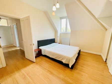 3 bedroom flat to rent - Photo 3