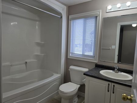 For Lease - 77 Iron Gate Street Unit# Upper, Kitchener, Ontario - Photo 3