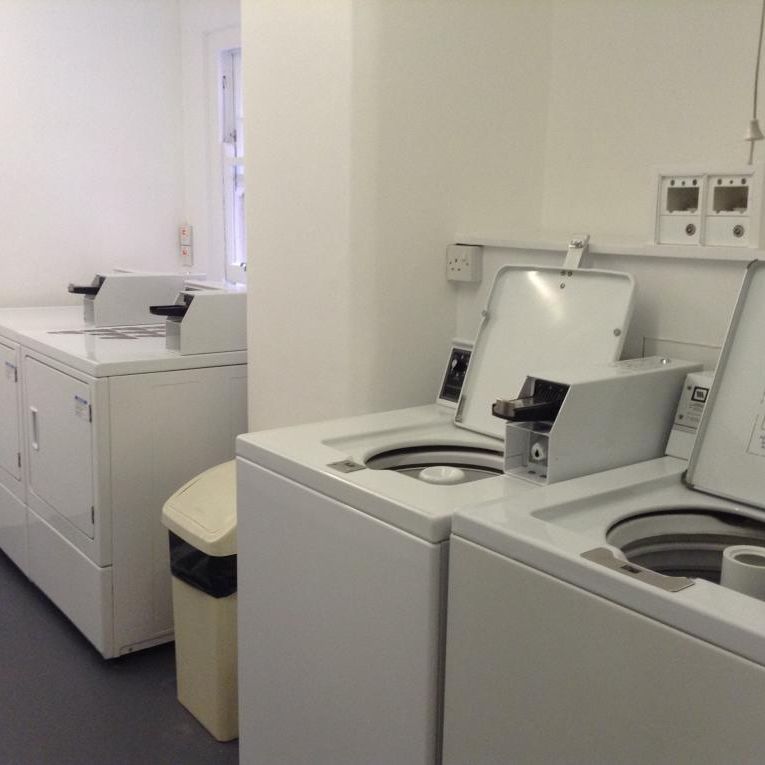 Flat 328 Fulham Palace Road, Fulham W6 9HH - Photo 1