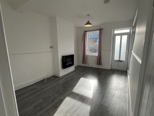2 bed Terraced - To Let - Photo 1