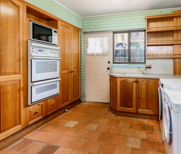 21 Yaldara Street, Carseldine, Qld 4034 - Photo 4